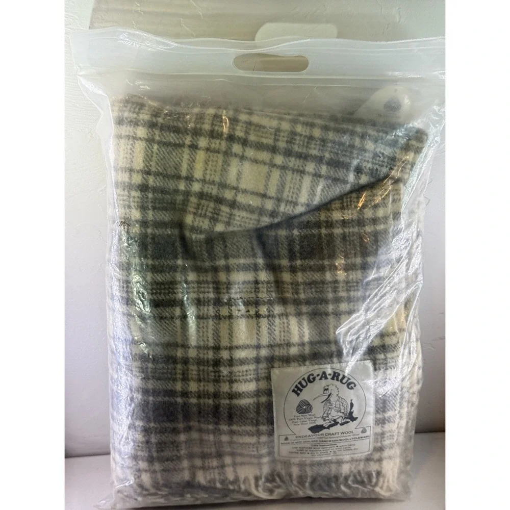 Vtg Endeavour Craft Wool Hug-A-Rug Blanket New Zealand 100% Pure New Wool